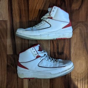 Nike Air Jordan 2 'Chicago Home' Size 11